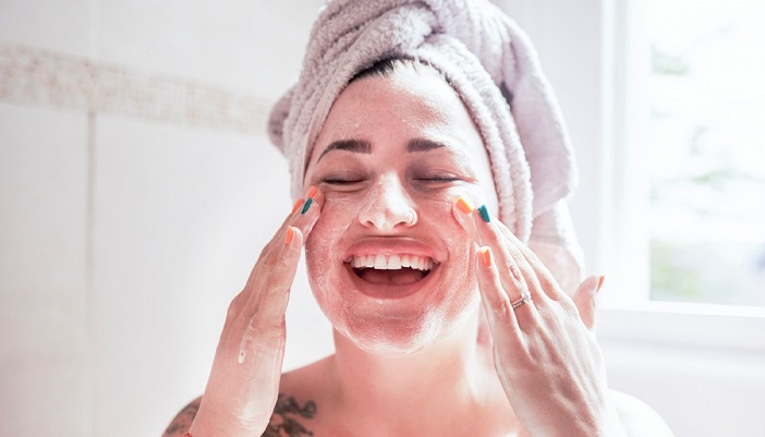 Skin Cleansing: Treatment to Removes Blackheads and Millium Cysts